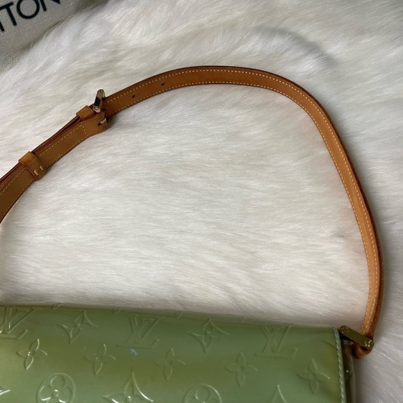 AUTHENTIC LOUIS VUITTON VERNISE LEATHER THOMPSON STREET GREEN/BLUE SHOULDER BAG - Picture 11 of 15